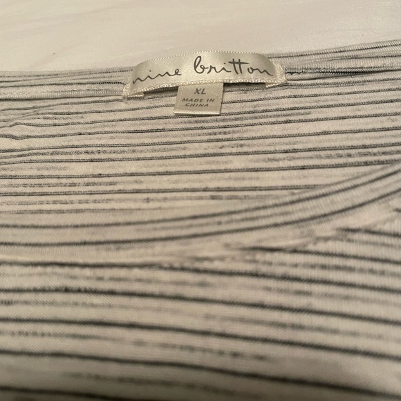 Nine Britton Top - Picture 4 of 5